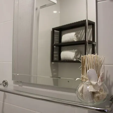 Nations - & Affittacamere Oporto