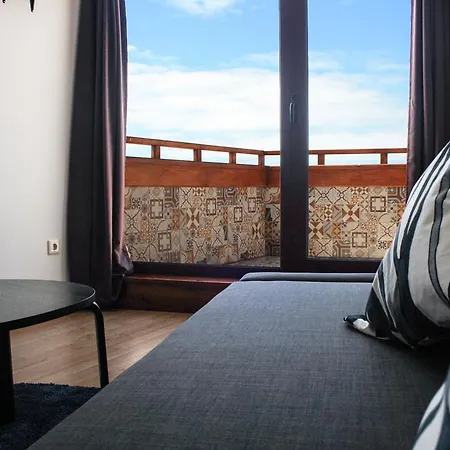 Nations - & Guest house Porto