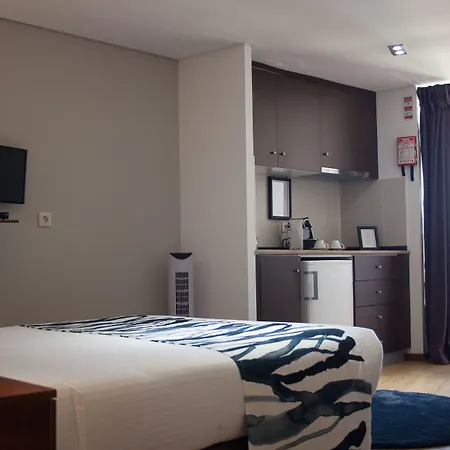 Nations - & Casa de hóspedes Porto